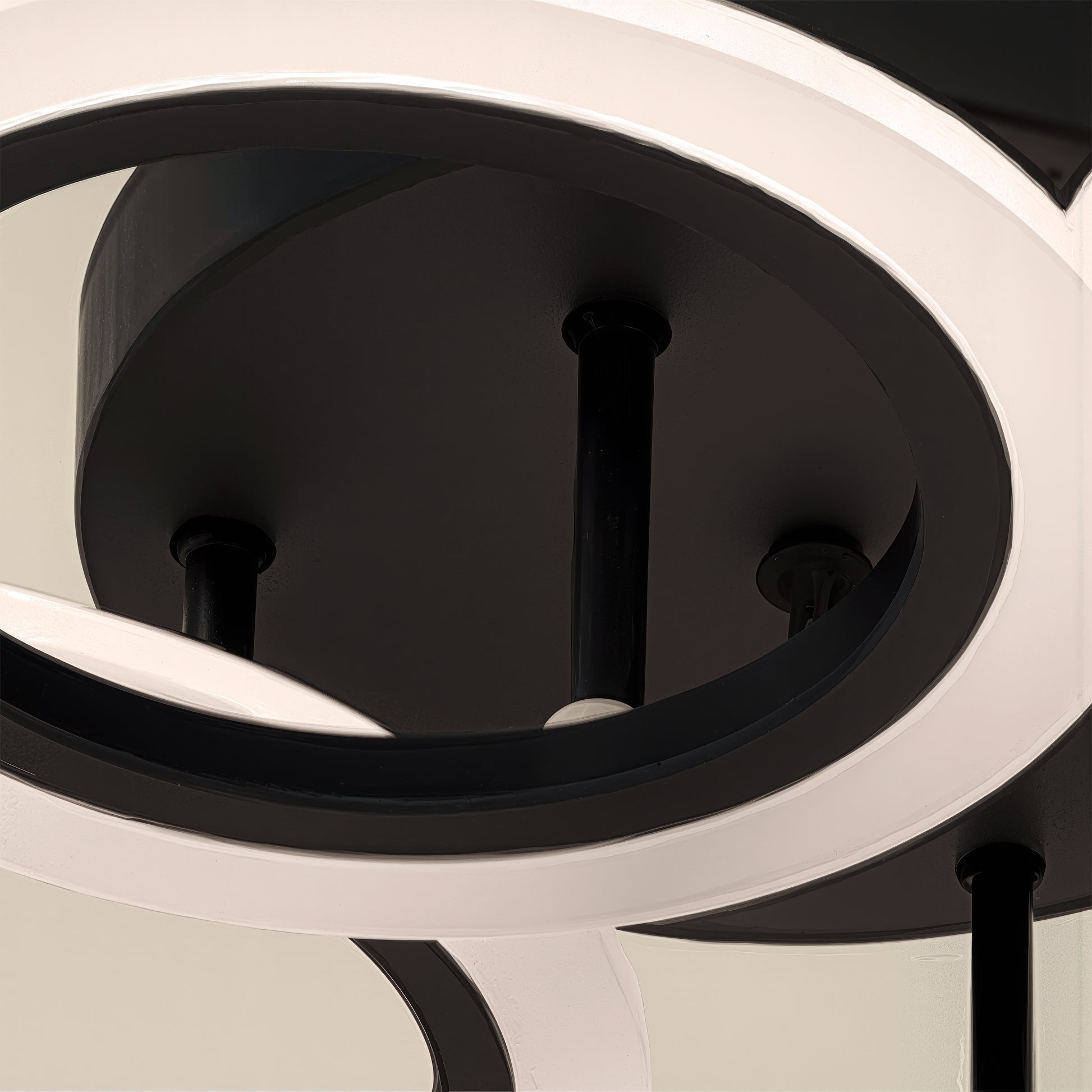 LED csillár távirányítóval BETTY 43W, 4 kör, hideg/meleg/semleges fény, szabályozható, fekete LED csillárok távirányítóval Alapértelmezett cím Alessandro Design