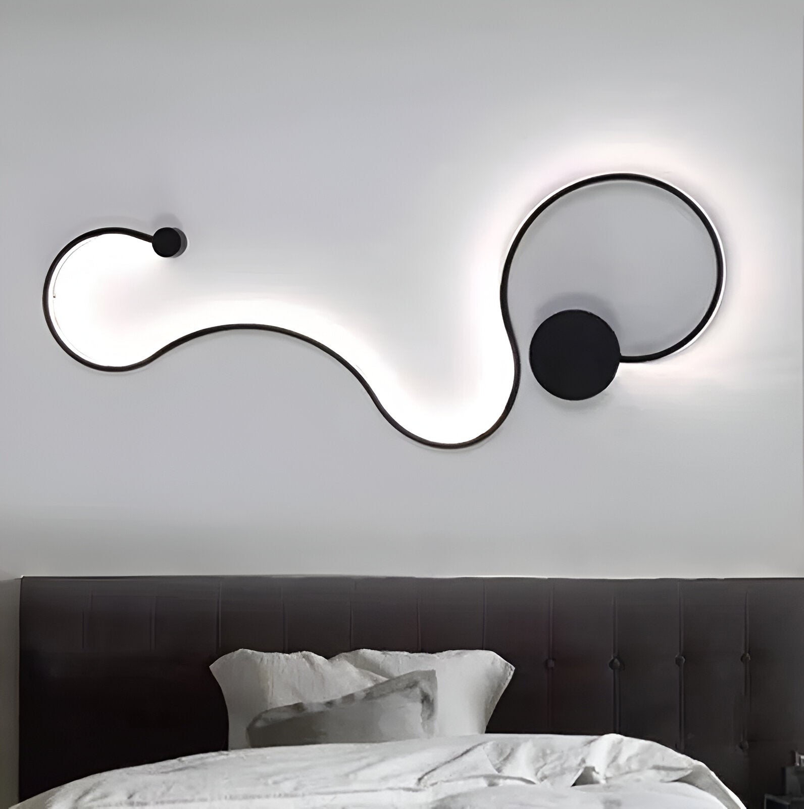 LED fali lámpa Delilah 36W dekoratív hideg/meleg/semleges könnyű fém és fekete szilikon beltéri fali lámpák alapértelmezett cím Alessandro Design