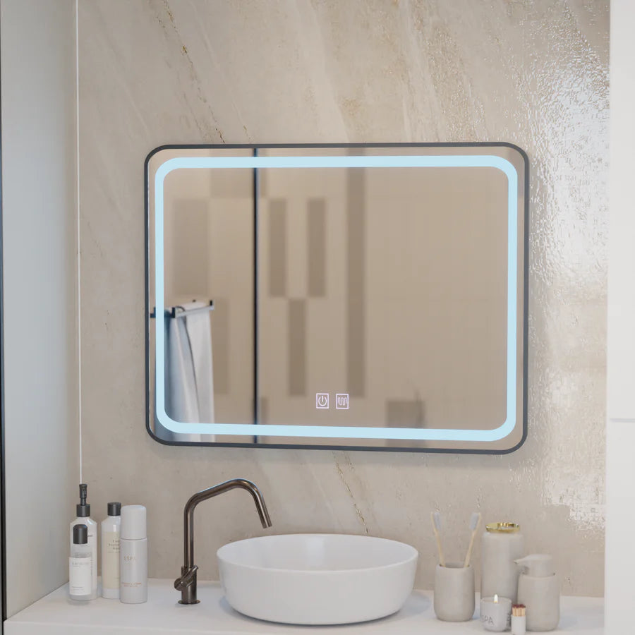 Négyszögletű LED-es tükör 90x75cm EDGE Touch páramentesítő rendszer, fekete keretű tükrök Korman E alapértelmezett cím Alessandro Design