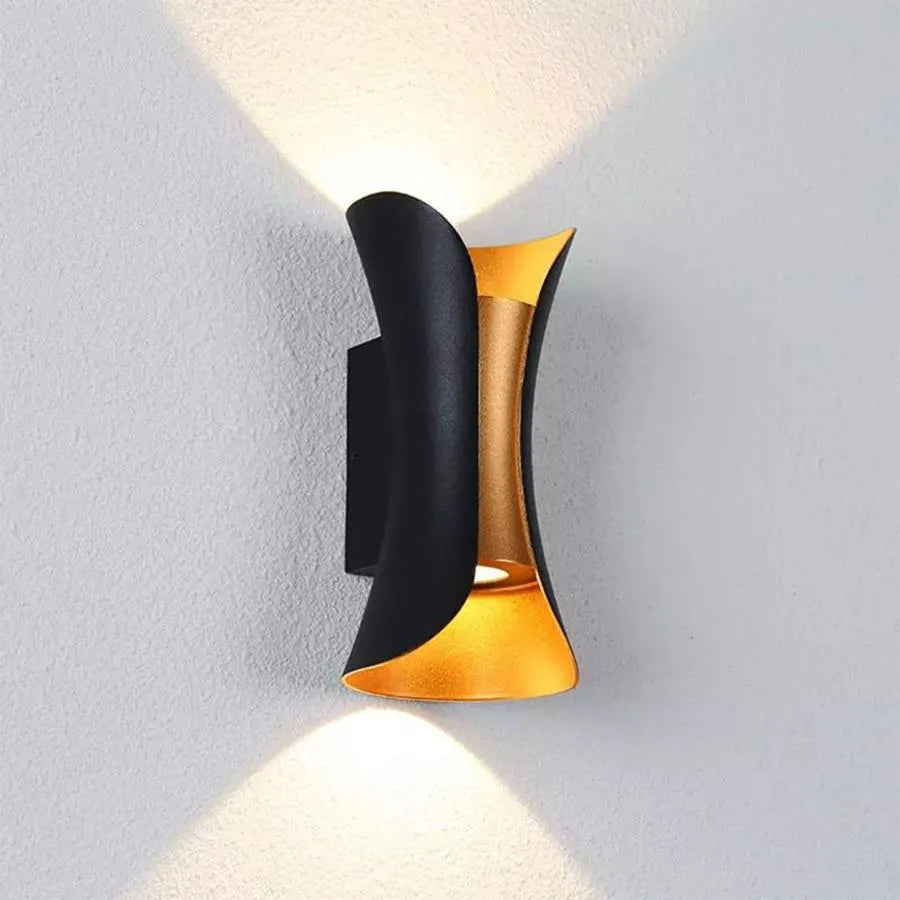 Kültéri LED fali lámpa Pauline 2, 10W, 20x10, 3000K, fém, fekete és arany Kültéri fali lámpák Alapértelmezett cím Alessandro Design