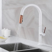 Konyhai csaptelep kihúzható zuhanyzóval, sárgaréz, fehér, CF/1035/A Konyhai csaptelepek Alapértelmezett cím Alessandro Design