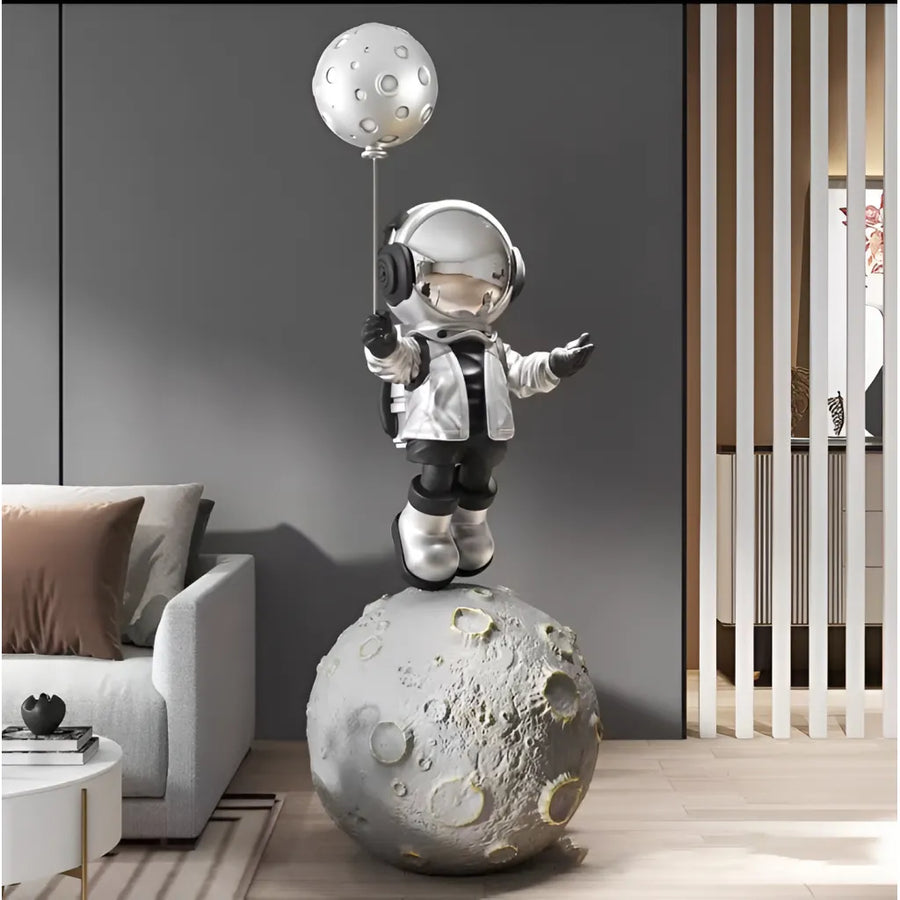 Astronaut LED lámpa ezüst gyanta színben és alapértelmezett cím Alessandro Design lámpa