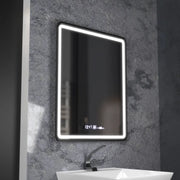Téglalap alakú LED-es tükör, 75x90 cm, Favola MotionGlow Marcello, Páramentesítő rendszer, Óra és hőmérő, szabályozható