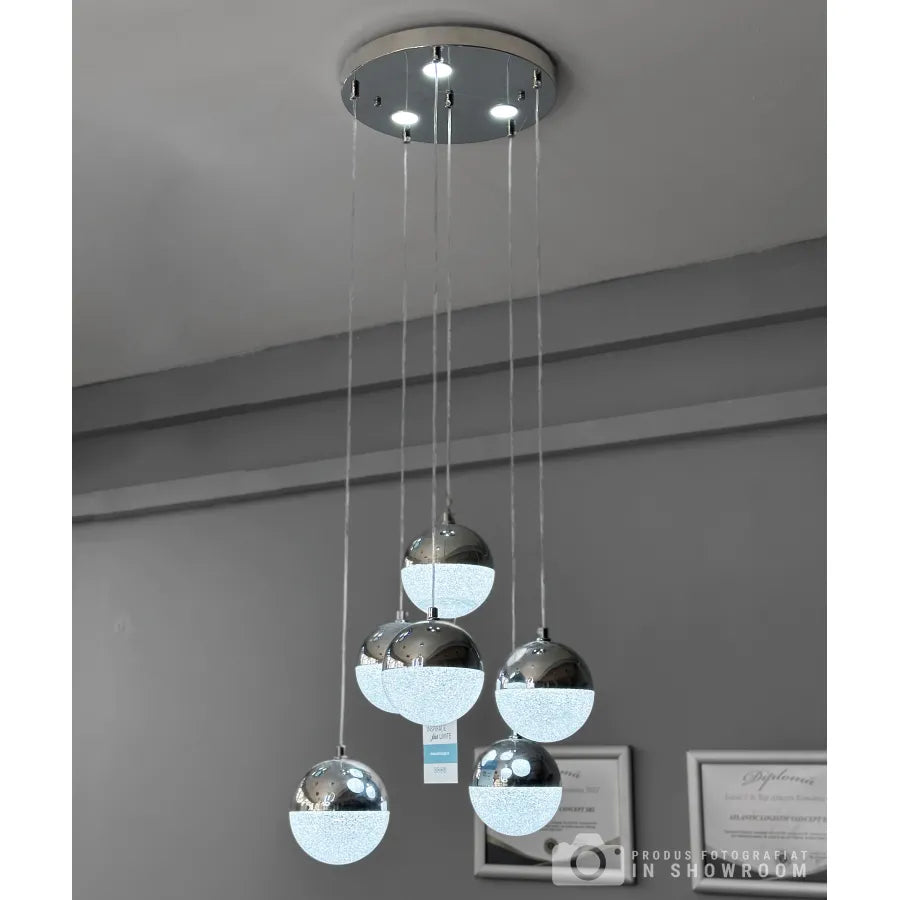 Függesztett LED-csillár távirányítóval JEREMIAS 63W, 6 elem, hideg/meleg/semleges fény, szabályozható, ezüst, állítható magasságú modern csillárok alapértelmezett cím Alessandro Design